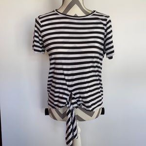 Michael Kors tie front tee sz M